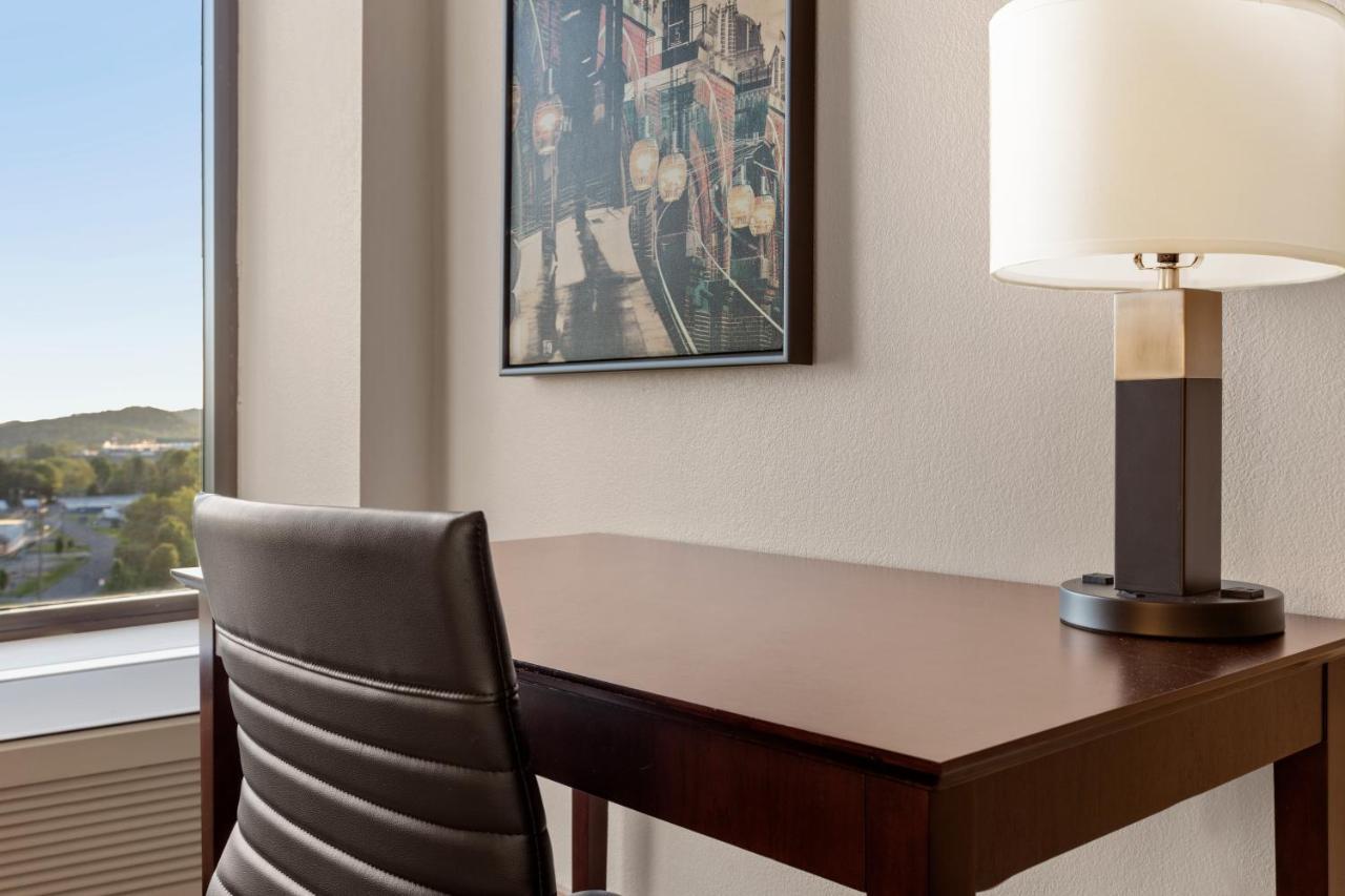 Delta Hotels By Marriott Bristol Esterno foto